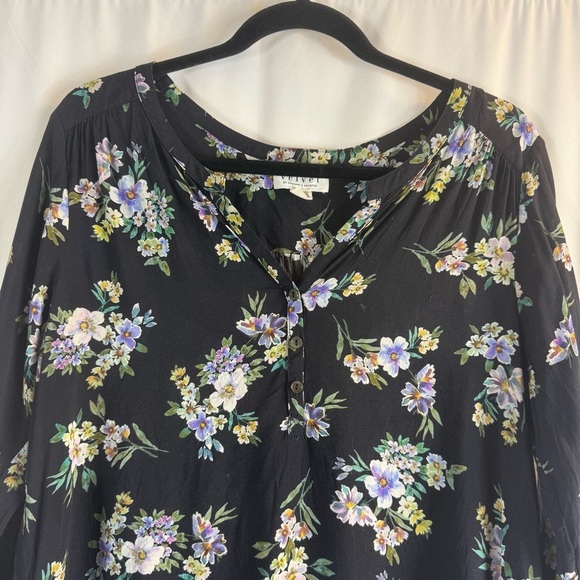 Velvet Black Floral Blouse WornOnTV: Size L - Picture 5 of 16